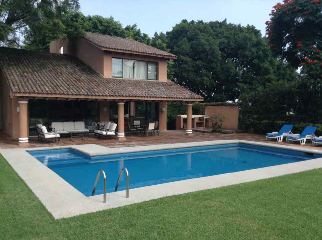Renta y alojamiento de casas vacacionales y fin de semana en Cuernavaca |  Casa Luminaria